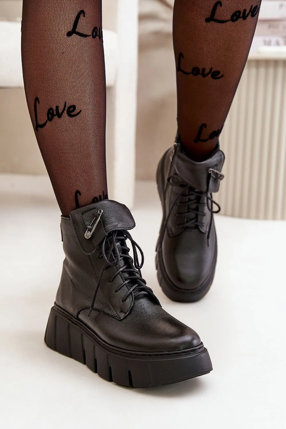 Buskin platform leather black boots