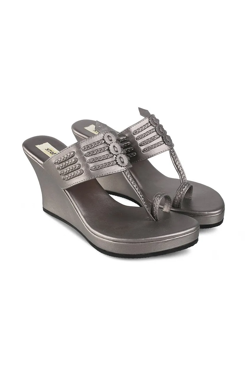 Classic High K Wedge Taupe