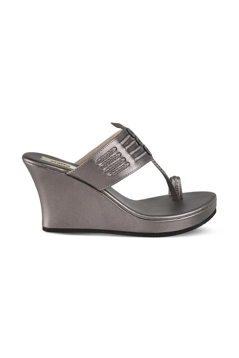 Classic High K Wedge Taupe