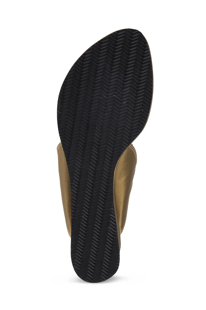Classic Low K Wedge Camel