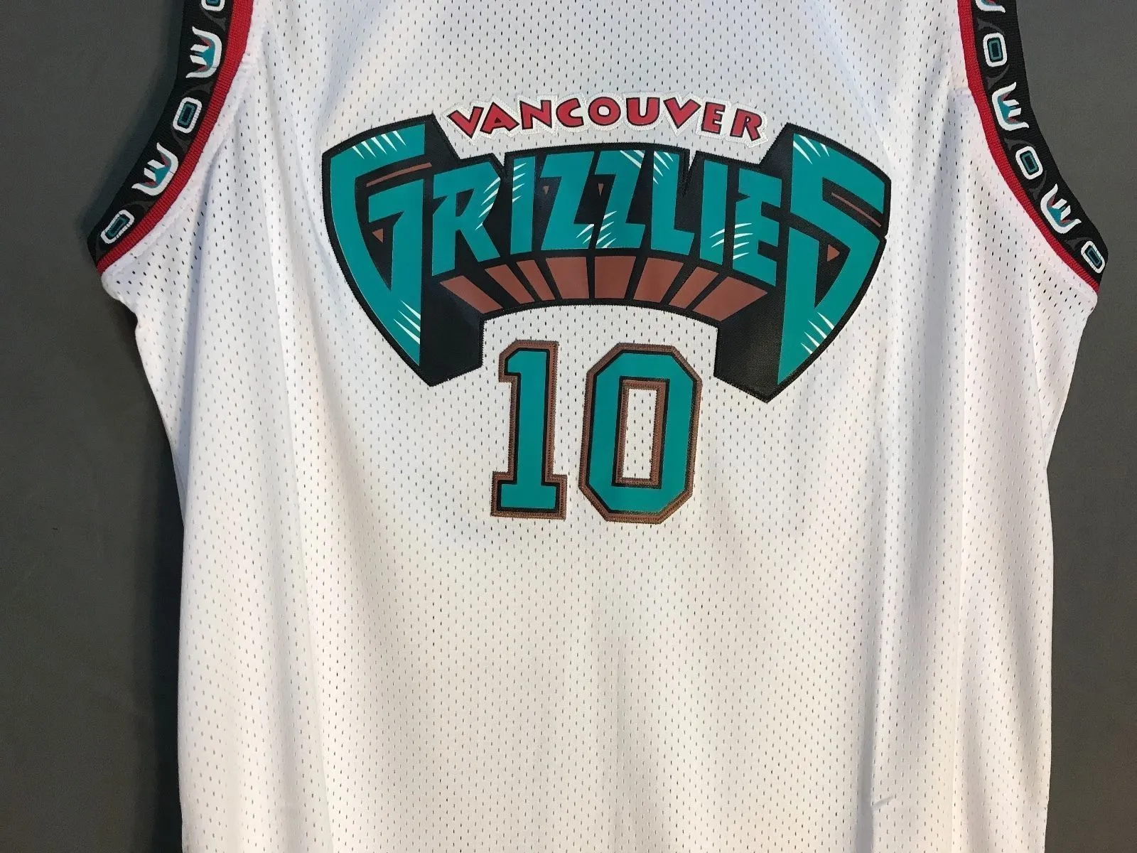 Men 10 Mike Bibby Jersey White Vancouver Grizzlies Jersey Swingman
