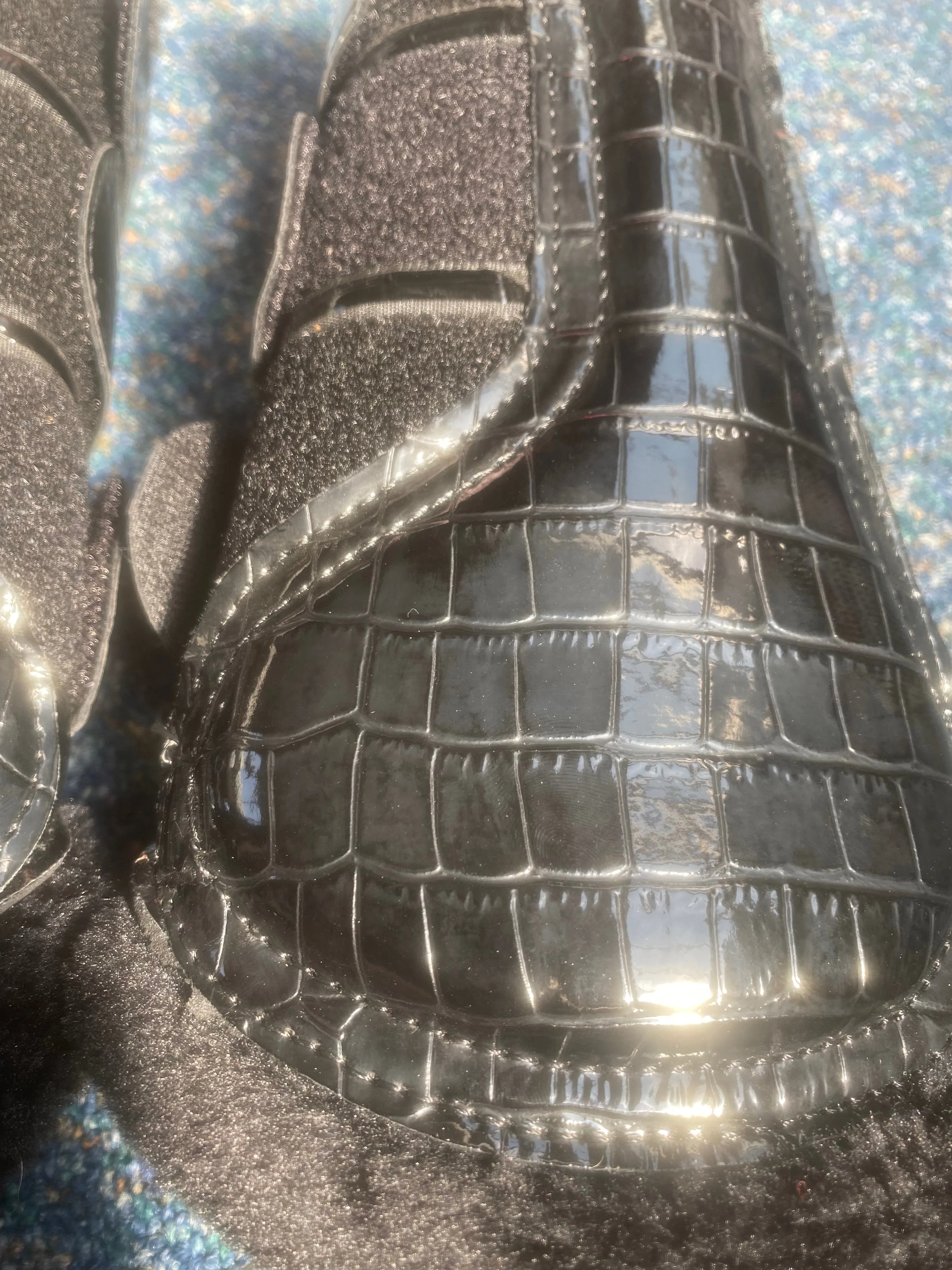 New fur lined brushing boots with patent textured front FREE POSTAE🟢