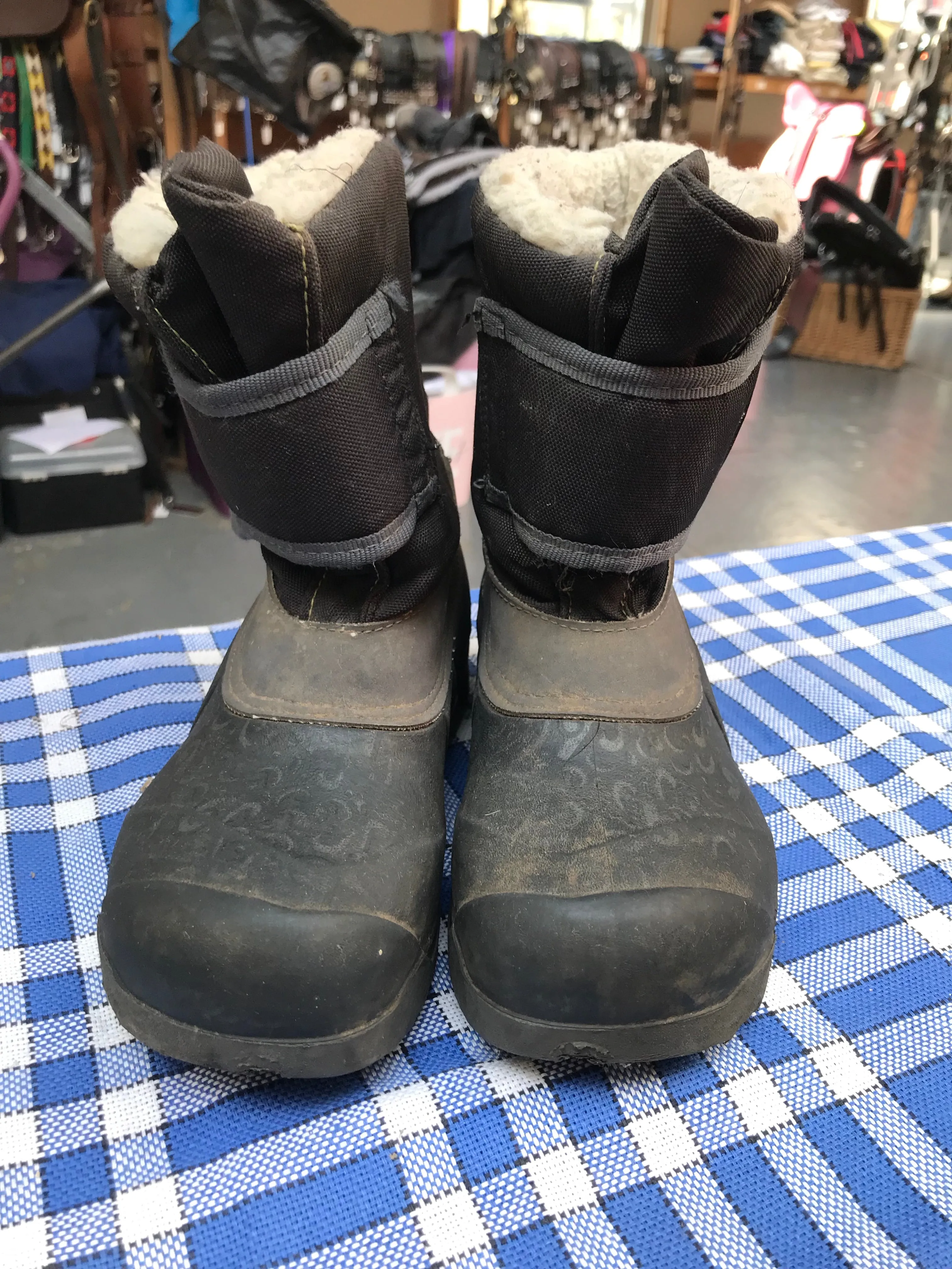 Quechua children’s muck boots fleece lined children’s size 2