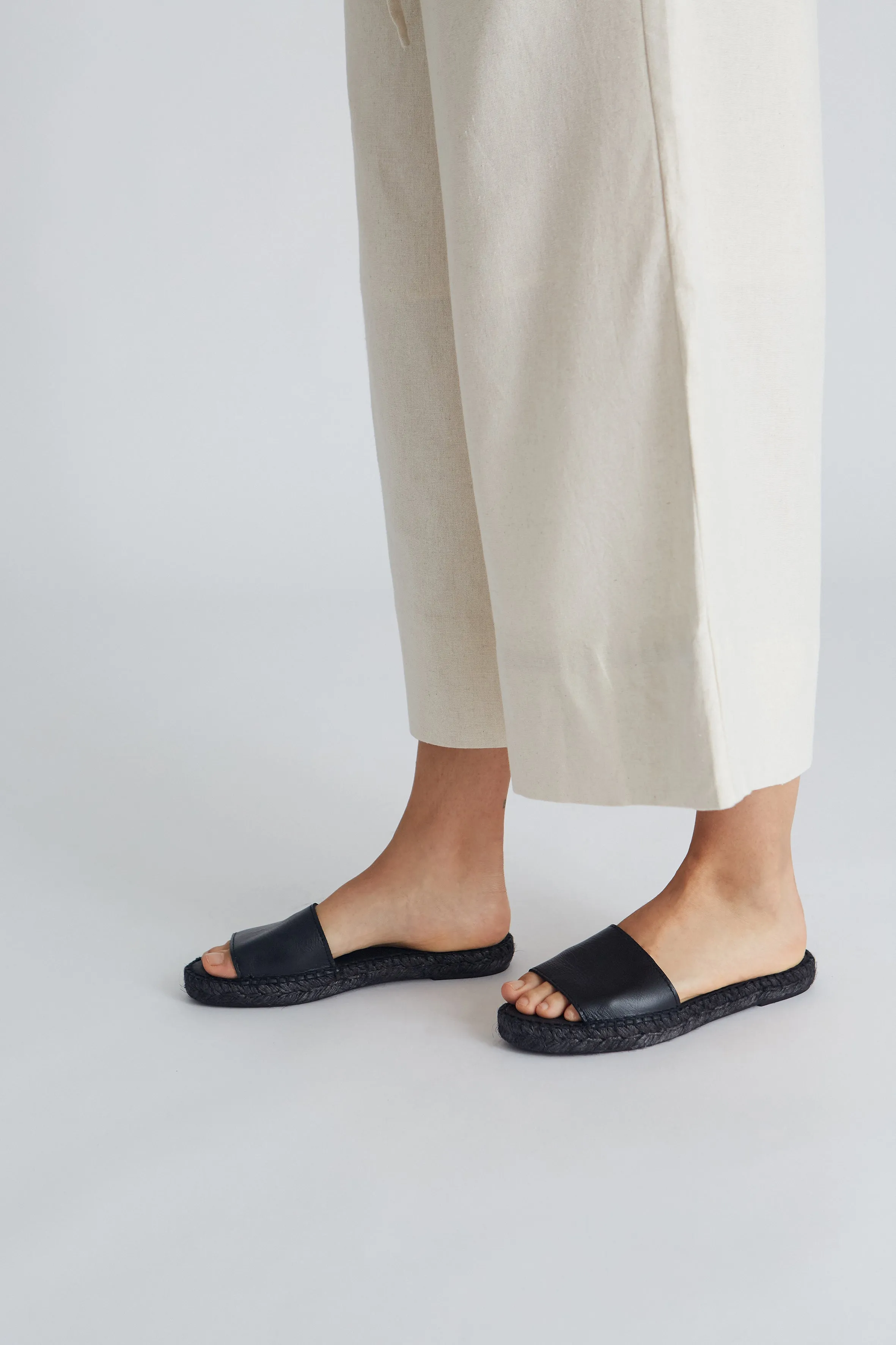 Rosalina Black Flats