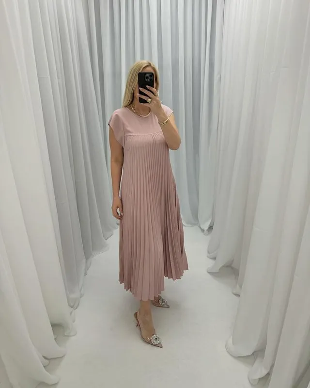 🔥Sleeveless pleated simple solid colour dress