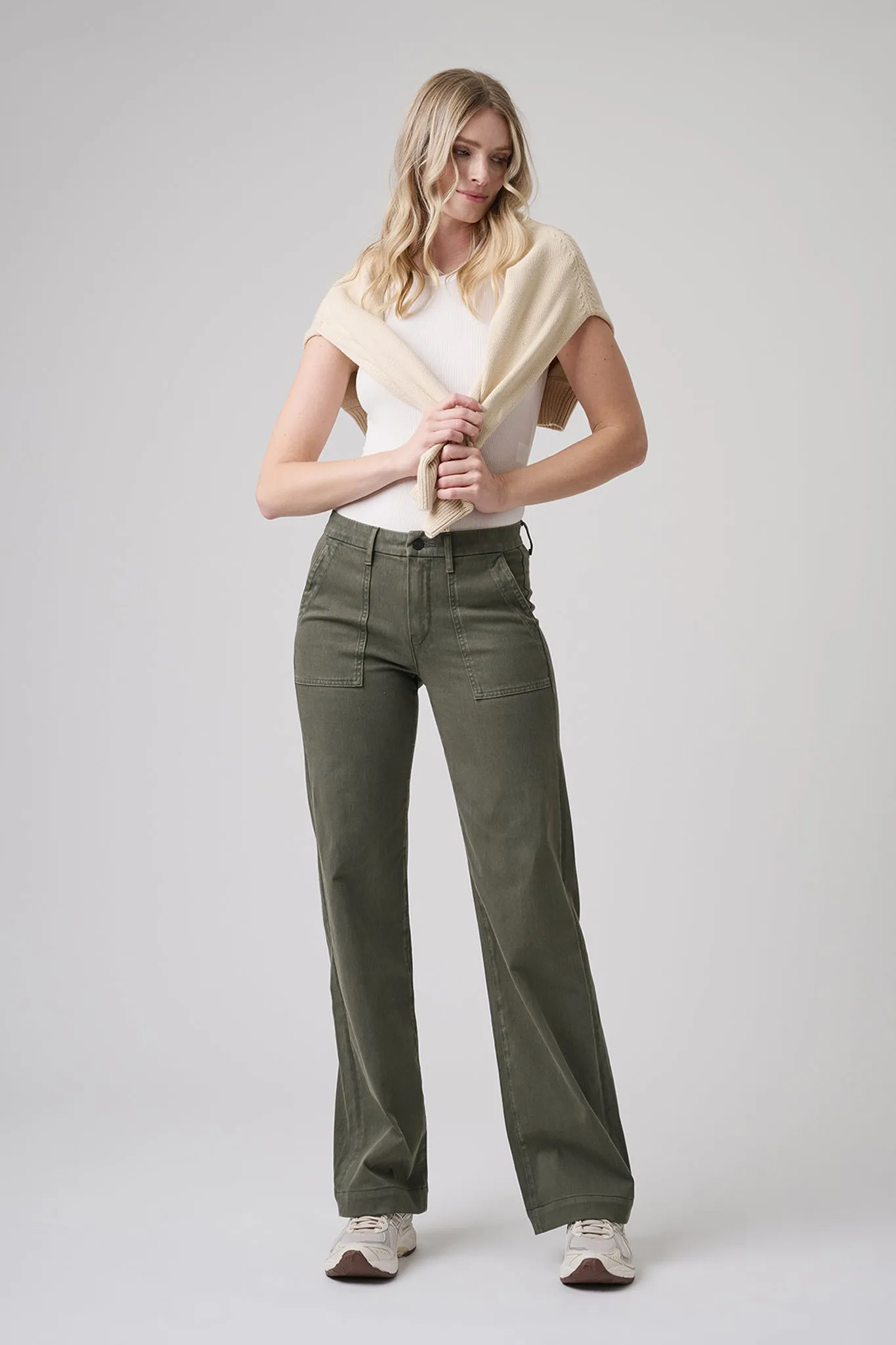 The Malibu Wide Baker  |  Moss