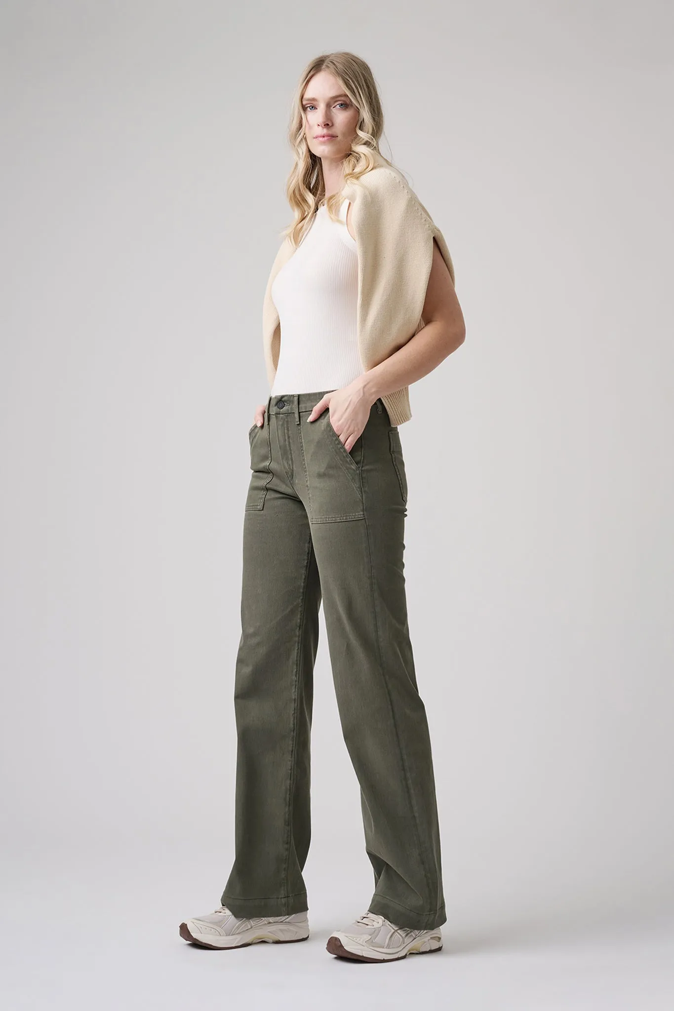 The Malibu Wide Baker  |  Moss