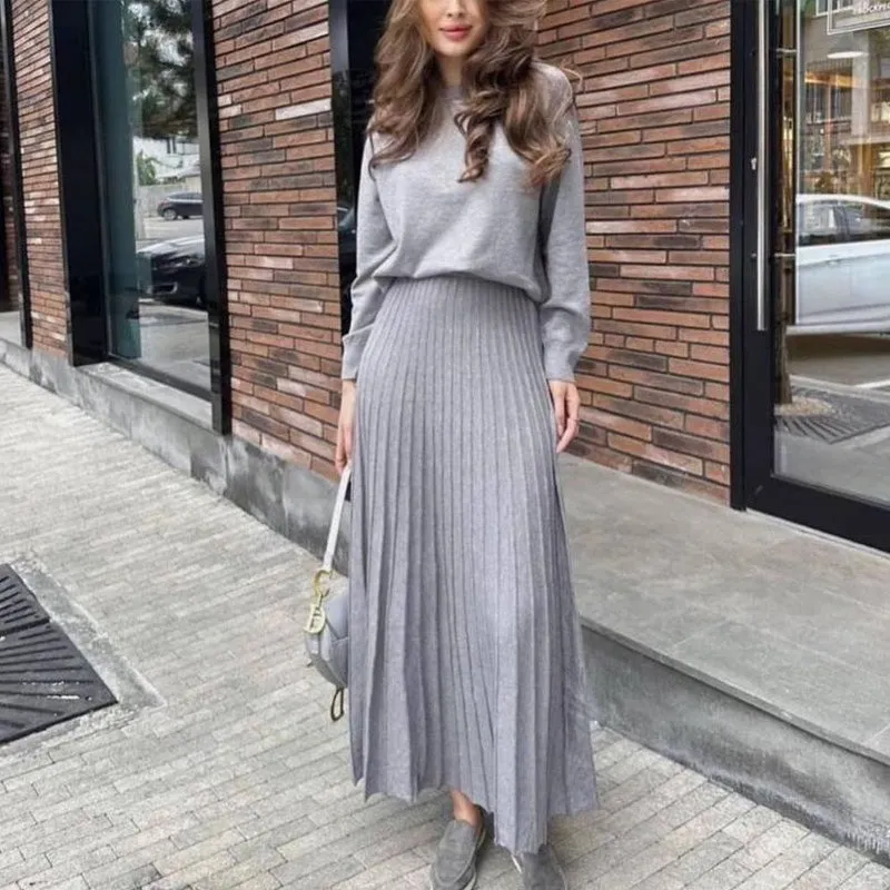 🛒Women's Round-Neck Top ＆ Pleated Skirt 2-Piece Set🛍️